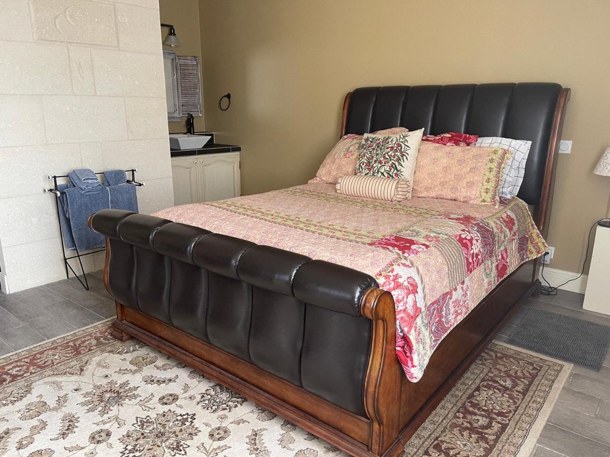 Pugnac Chateau Couchebout B&B 외부 사진